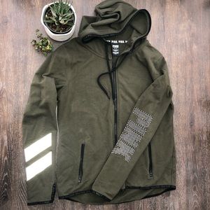 🚨 SOLD Victoria’s Secret PINK Olive Sweater